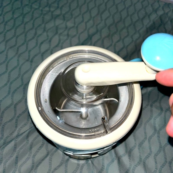 Snoopy Ice Cream Maker - Picture 12 of 15